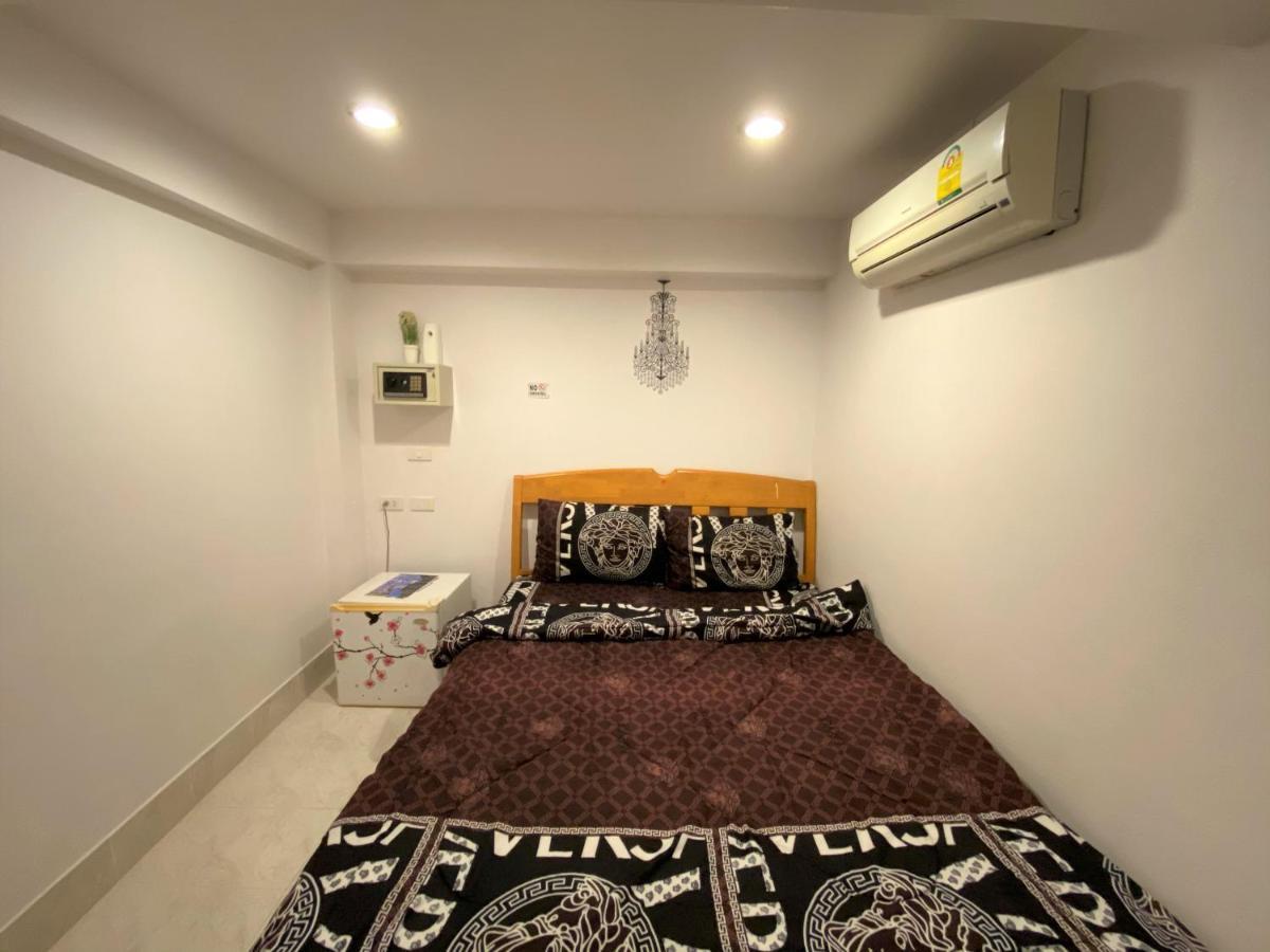 Som Guesthouse Patong Exterior foto