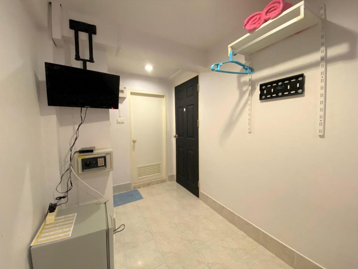 Som Guesthouse Patong Exterior foto